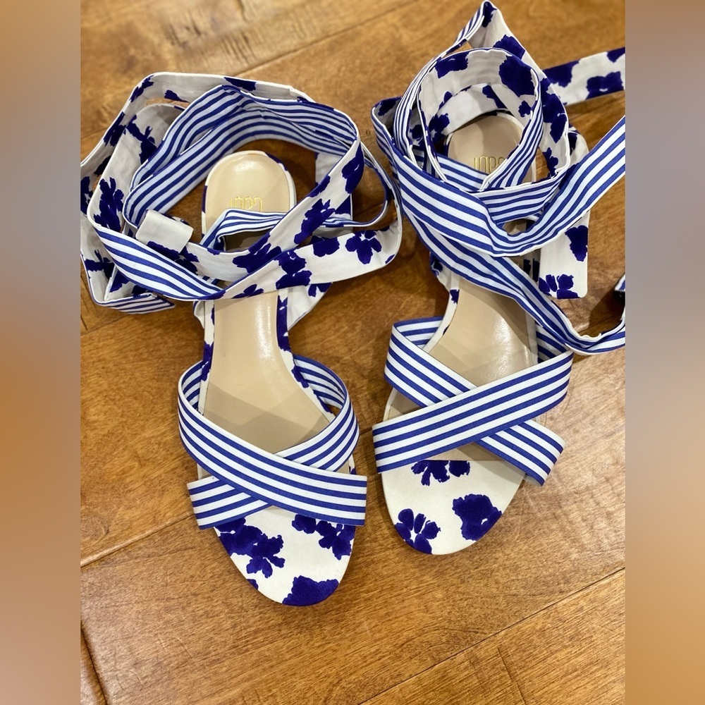 NWOT CABI blue and white watercolor floral and stripe tied up sandal size 9.5 - Picture 4 of 7